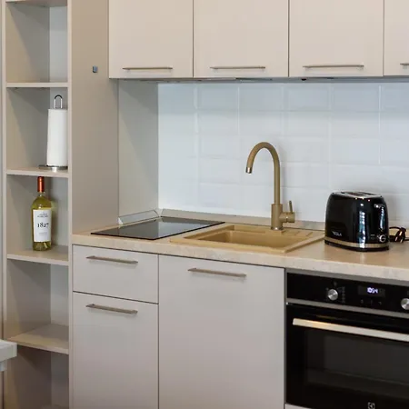Del Mar Sea Breeze Apartment Mamaia